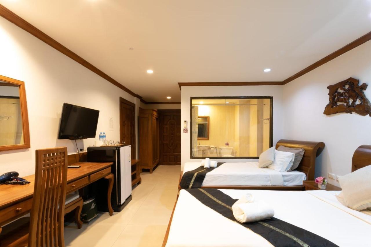 Best Venue Hotel Patong Esterno foto