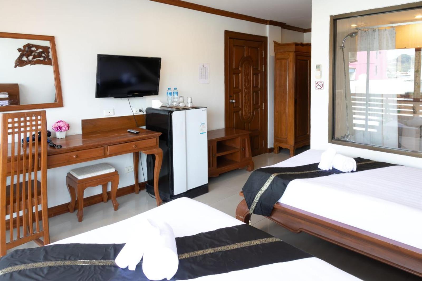 Best Venue Hotel Patong Esterno foto