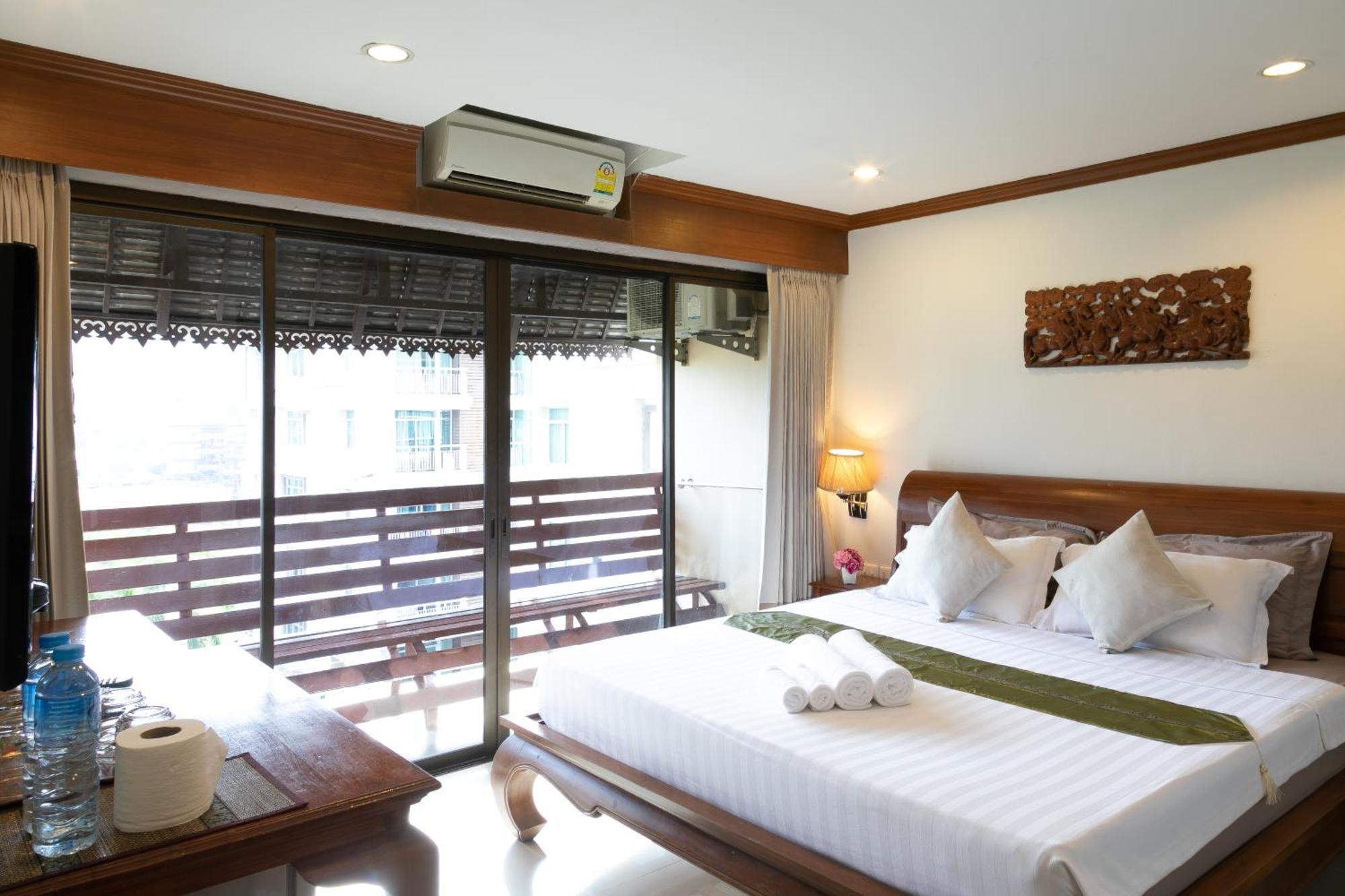 Best Venue Hotel Patong Esterno foto